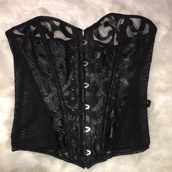 STUNNING Lace Up Corset - Picture 6 of 8